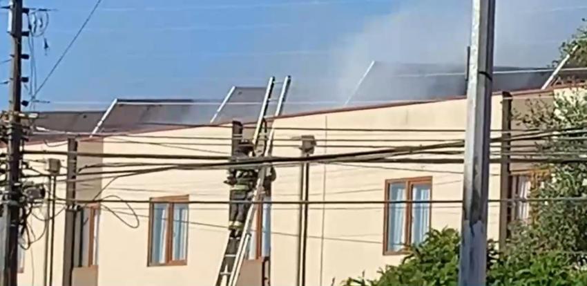 Combaten incendio en hogar de adultos mayores en Concepción: Se debió evacuar a residentes