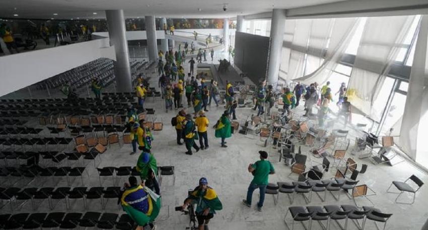 Fiscalía de Brasil pide investigar a diputados por actos antidemocráticos