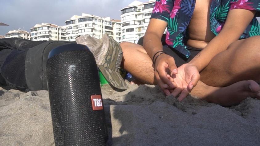 [VIDEO] $180 mil de multa por música fuerte en la playa: Fiscalizarán parlantes