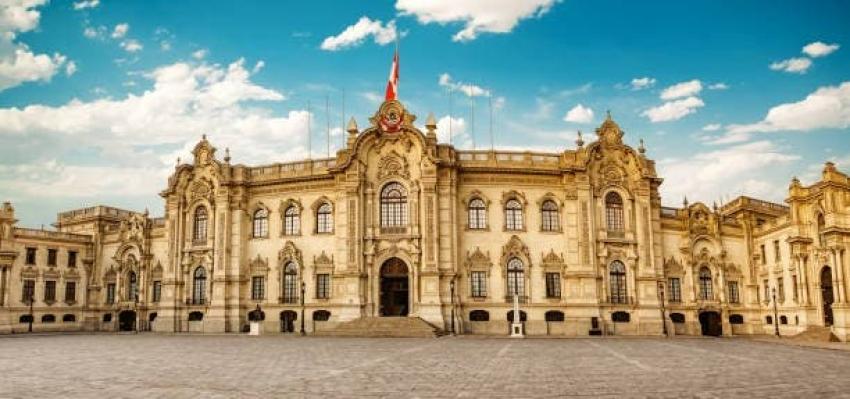 Renuncian en Perú ministros del Interior y de la Mujer