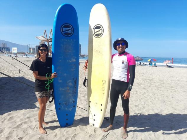 [VIDEO] #CómoLoHizo: Escuela de Surf Arturo Prat invita a disfrutar del mar en Iquique