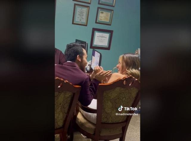"Está mi papá": Novia se niega a besar a su pareja durante su matrimonio y la reacción se hace viral