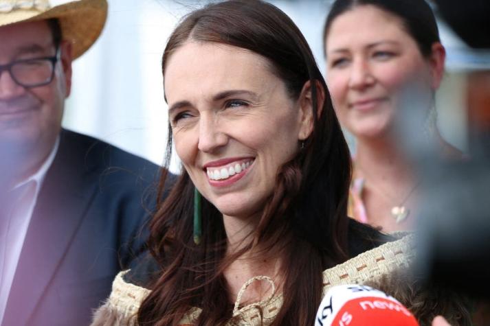 Jacinda Ardern deja jefatura de gobierno de Nueva Zelanda en ceremonia oficial