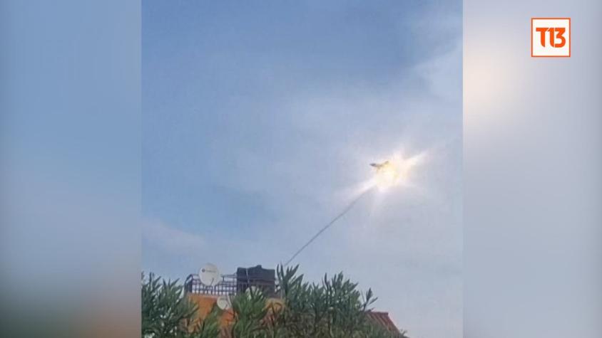 Avión de combate escapa por poco de ser alcanzado por misil