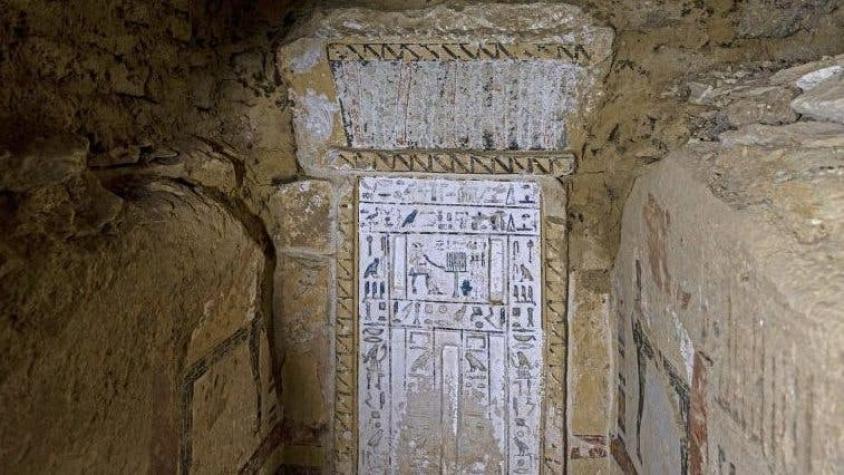 La asombrosa momia cubierta de oro que encontraron en un sarcófago sellado en Egipto