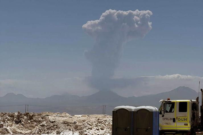 Senapred decreta Alerta Naranja para el volcán Láscar ante aumento de la sismicidad