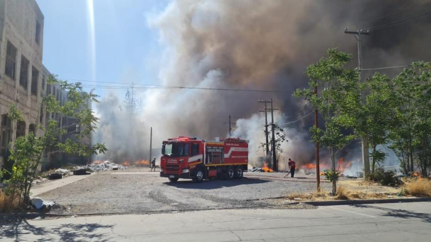 [VIDEO] Incendio se registra en el Hospital Barros Luco