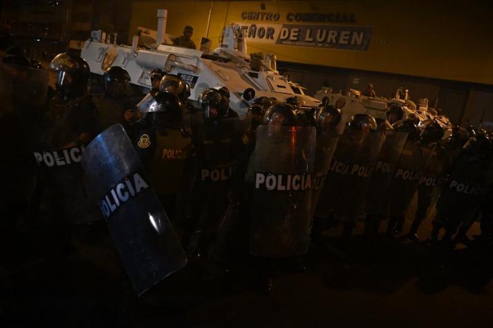 Congreso de Perú mantiene el suspenso sobre elecciones con movilizaciones sin cese