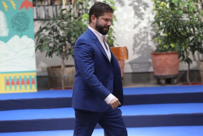 Presidente Boric interrumpe sus vacaciones y visitará zonas afectadas por incendios forestales Presidente Boric interrumpe sus vacaciones y visitará zonas afectadas por incendios forestales