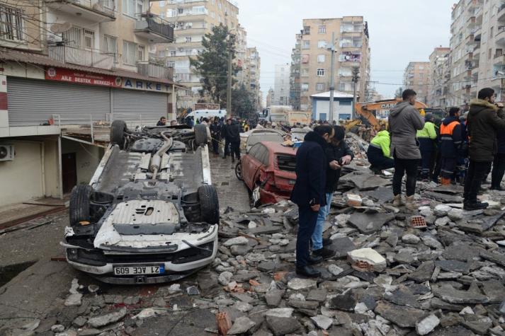 Al menos 912 muertos por terremoto en Turquía según último balance