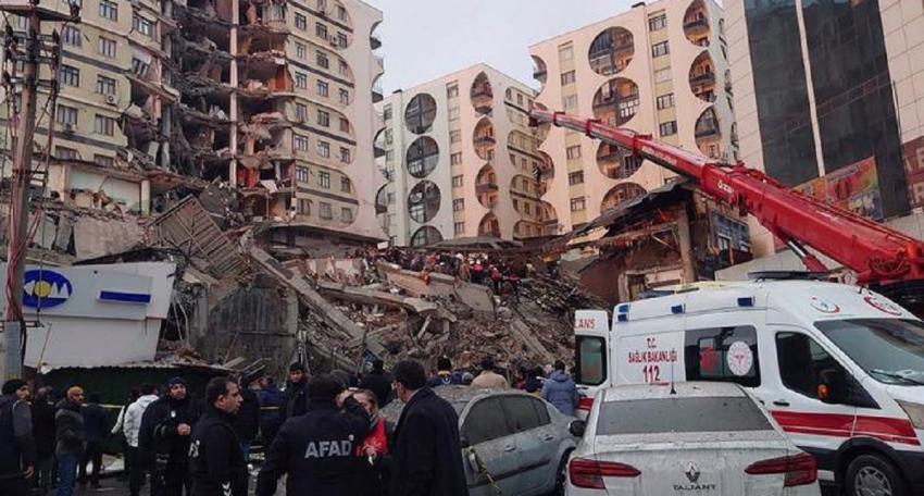 Turquía y Siria contabilizan 4.300 muertos por terremotos