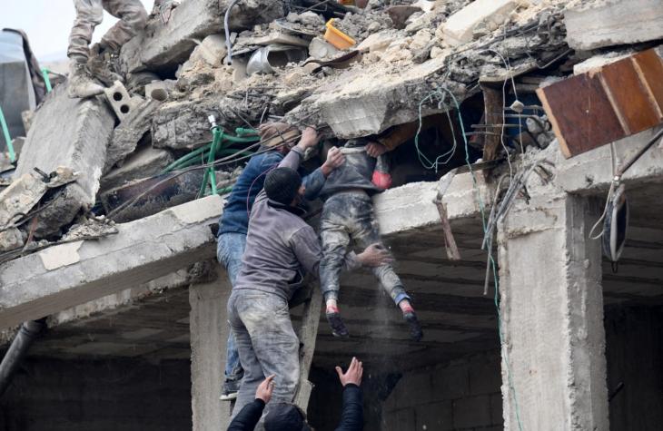 Más de 5.000 muertos por terremoto en Turquía y Siria