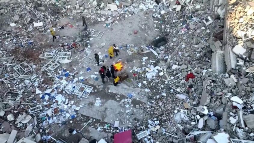 [VIDEO] La esperanza se hunde en los escombros de Turquía: Más de 12 mil muertos por terremotos