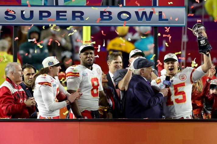 Con un heroico Mahomes, Chiefs vencen a Eagles en el último suspiro del Super Bowl