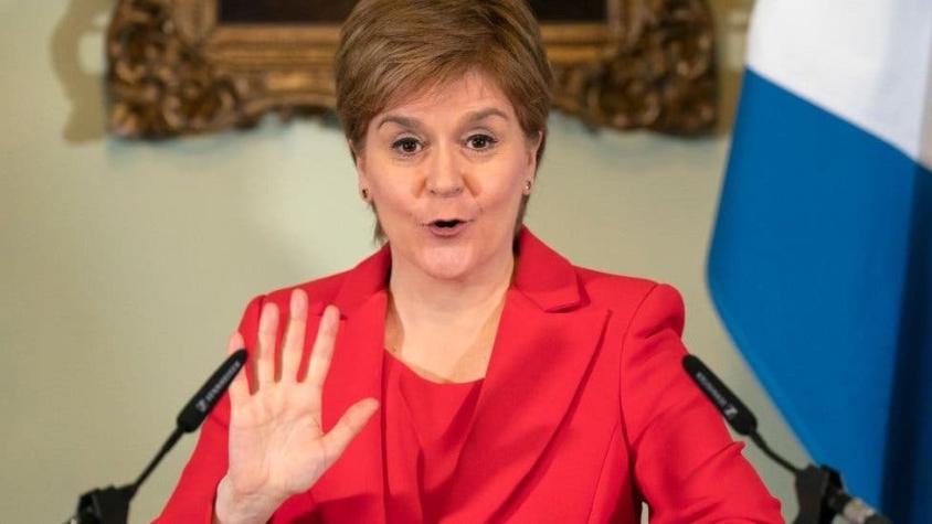 "La política es brutal": el drástico balance de la primera ministra escocesa al renunciar