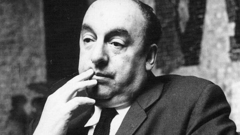 La dura carta del sobrino nieto de Neruda que no cree en la tesis del asesinato