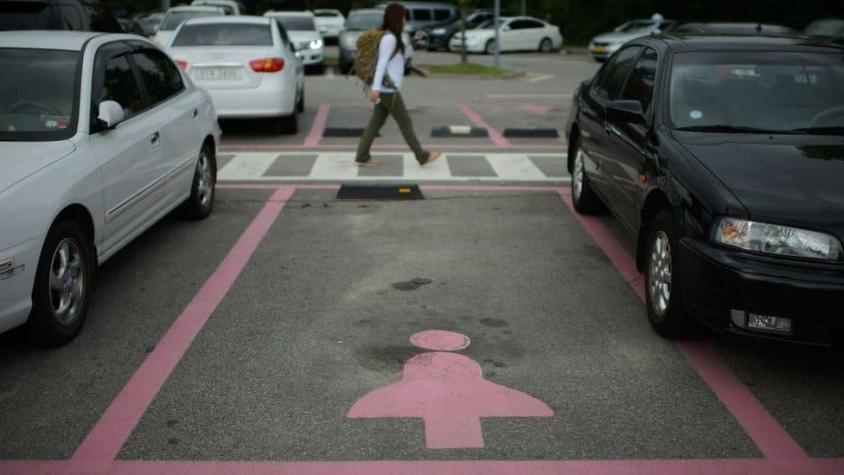 La polémica eliminación de las plazas de parqueo para mujeres en Corea del Sur