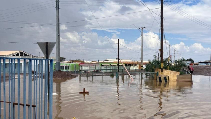 Lluvias en el Norte Grande dejan 2 mil clientes sin electricidad y sin agua potable en María Elena