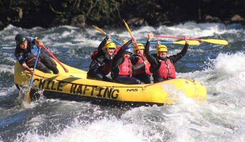 [VIDEO] #CómoLoHizo: Pucón Chile Rafting partió con una balsa y hoy atrae a cientos de turistas