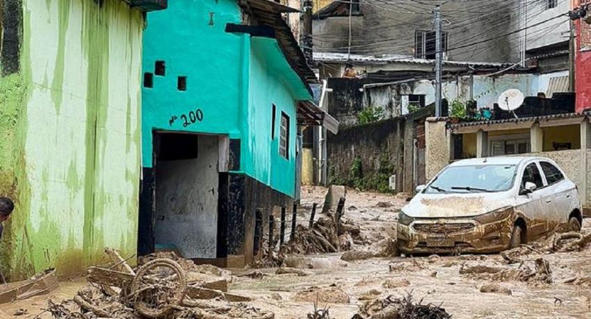 Muertes por temporal en Brasil suben a 36 y se temen más víctimas: Una niña fue víctima Muertes por temporal en Brasil suben a 36 y se temen más víctimas: Una niña fue víctima