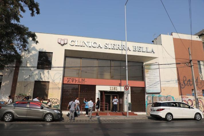 Sierra Bella: Quiénes, cuándo y cómo le vendieron la Clínica a la Municipalidad de Santiago