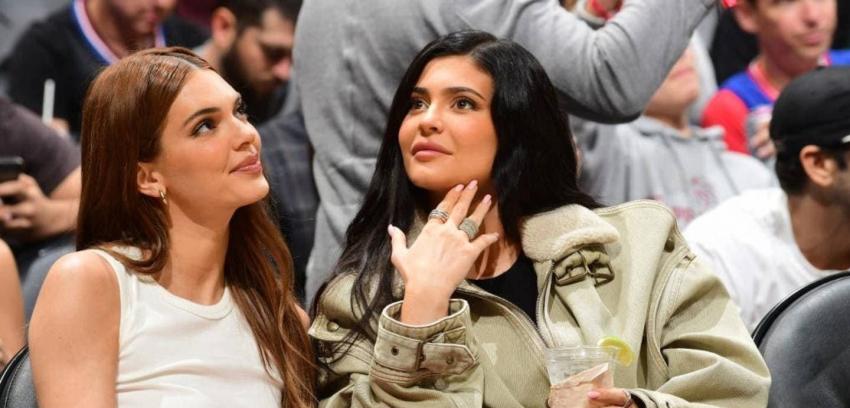 Marca De Kendall Y Kylie Jenner Parte De Querella Contra La Polar