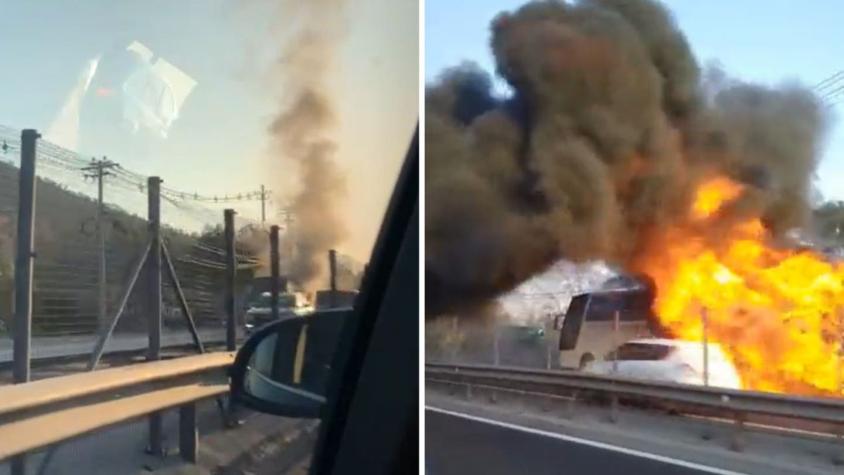 Bus de pasajeros se incendia en la Ruta 68: Desvían tránsito hacia Santiago