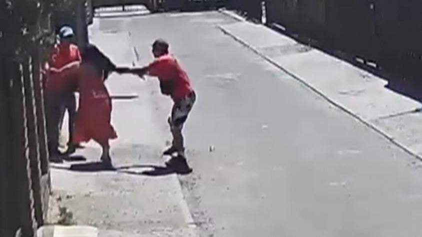 [VIDEO] Brutal agresión a pareja en Curicó: Arrendaron entre atacantes