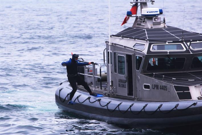 La Armada busca a persona desaparecida tras volcamiento de bote frente a costa de Papudo