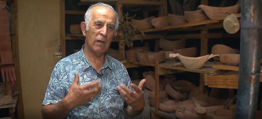 [VIDEO] #CómoLoHizo: Héctor Bascuñán: Artesano plasma su talento en la madera de Villarrica