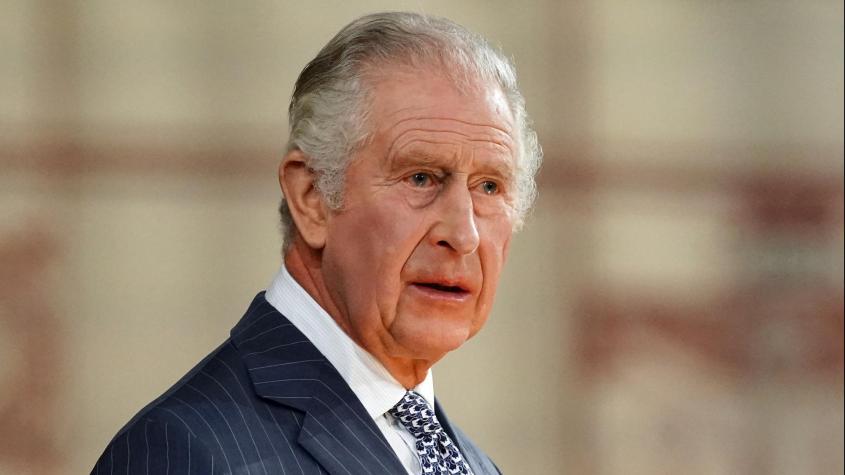 Francia y el Reino Unido aplazan visita de Carlos III por protestas