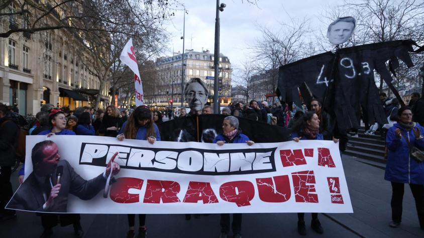 Polémica reforma de pensiones de Macron: nueva noche de protestas en Francia terminó con casi 130 detenidos