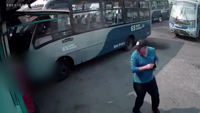 [VIDEO] Niño aceleró bus y arrolló a persona en estacionamiento del terminal