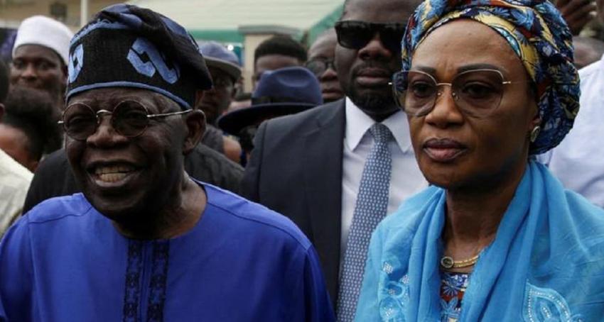 Oficialismo gana primera vuelta de elección presidencial en Nigeria