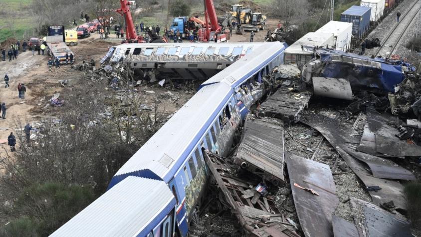 [FOTOS] "El peor accidente ferroviario": Choque de trenes en Grecia deja al menos 36 muertos
