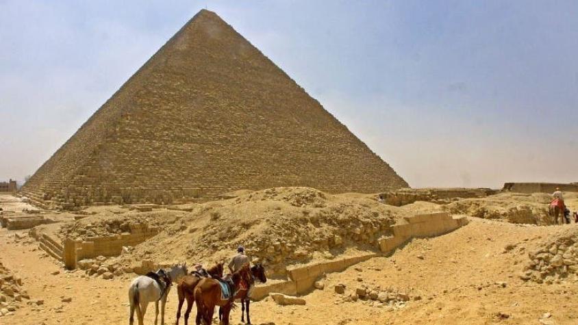 Egipto anuncia el descubrimiento de un túnel escondido en la pirámide de Keops