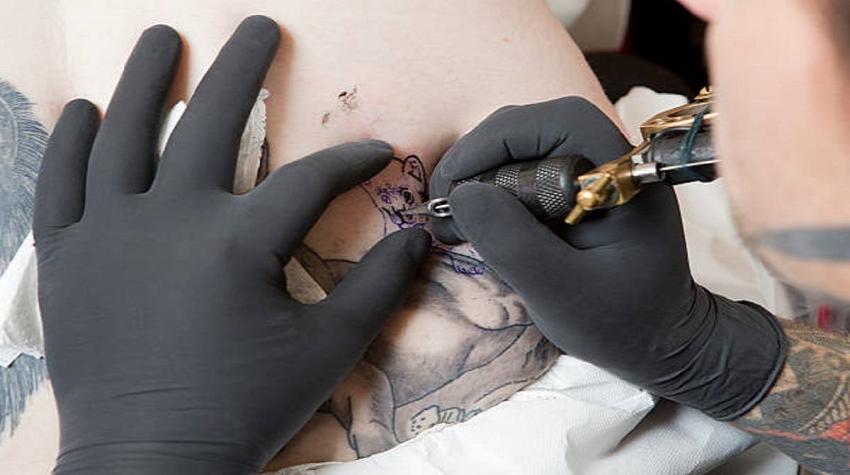 La tatuadora y artista china que graba con tinta las historias de sus clientas