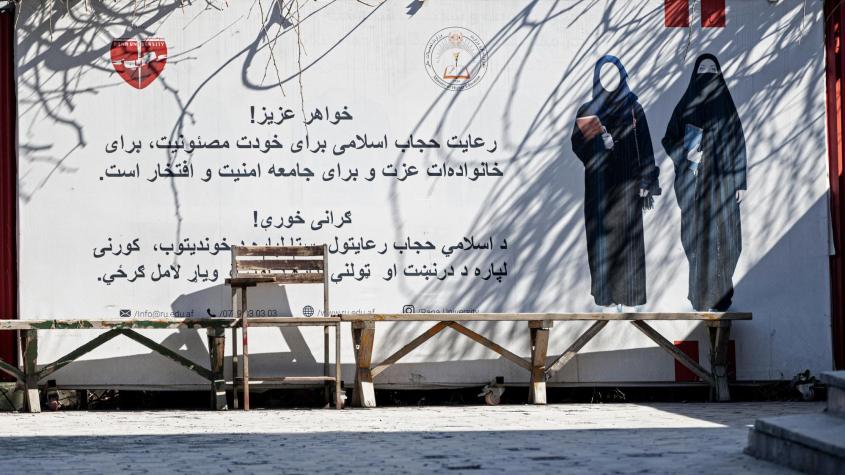 Reabren las universidades en Afganistán, pero sigue el veto para las mujeres
