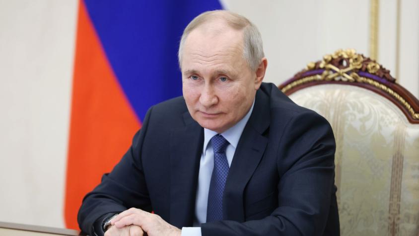 Putin visitó ciudad ucraniana de Mariúpol después de ir a Crimea