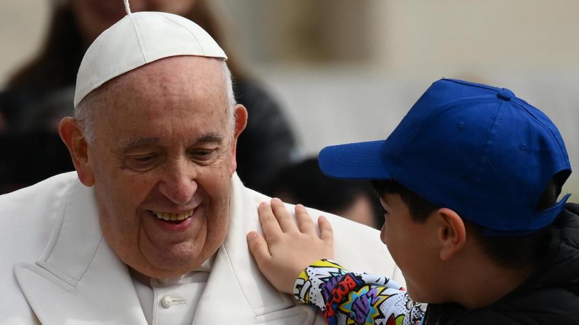 El Papa será dado de alta el sábado y podrá presidir el Domingo de Ramos