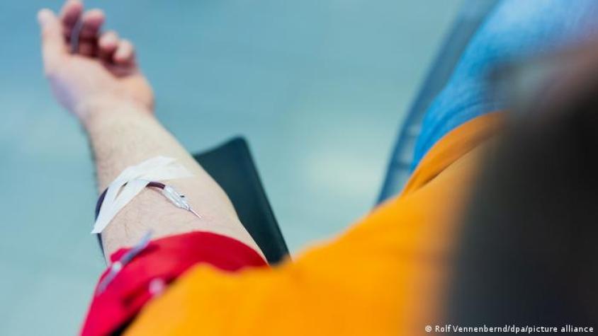 Alemania pone fin a restricción para hombres homosexuales al donar sangre