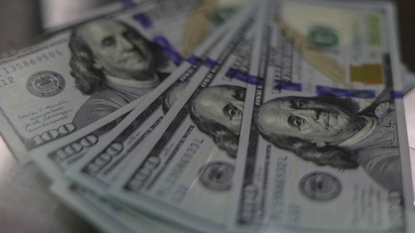 Dólar abre en alza sobre $800 atento a la tormenta del Silicon Valley Bank y datos económicos