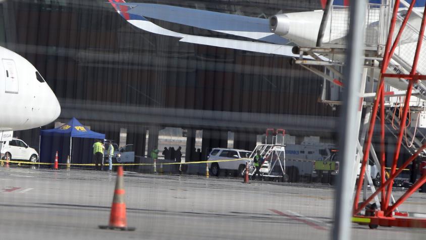 "Sangriento asalto": La reacción de la prensa internacional al fatal tiroteo en el aeropuerto de Santiago