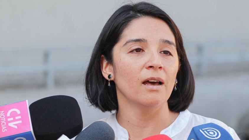 "Yo no confío en el Gobierno": Esposa de cabo Salazar dice que "no recibiría" al Presidente Boric en funeral