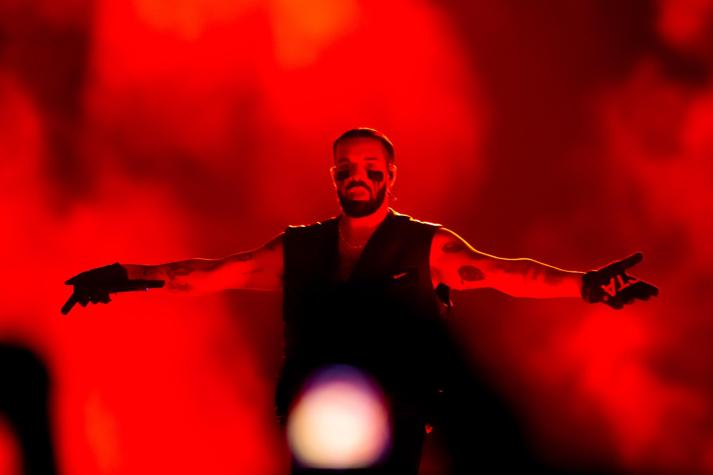 Drake continúa la polémica: Se baja de Lollapalooza Brasil 2023 a horas de subir al escenario
