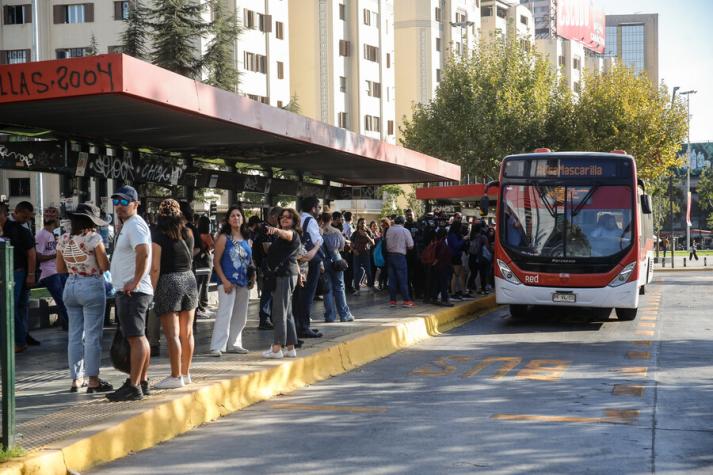 Alta congestión en las calles de Santiago por falla del Metro: Siete estaciones cerradas