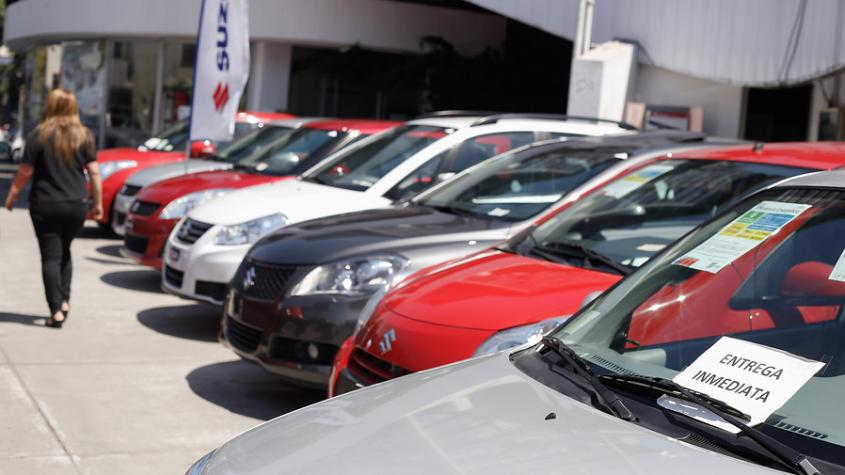 Precios de autos usados bajaron en promedio más de dos millones de pesos en un año