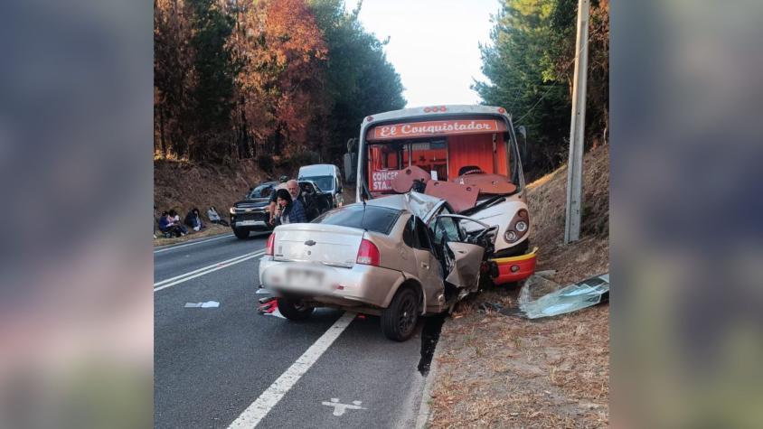 Choque frontal entre auto y microbús deja un muerto la Ruta de la Madera en Santa Juana