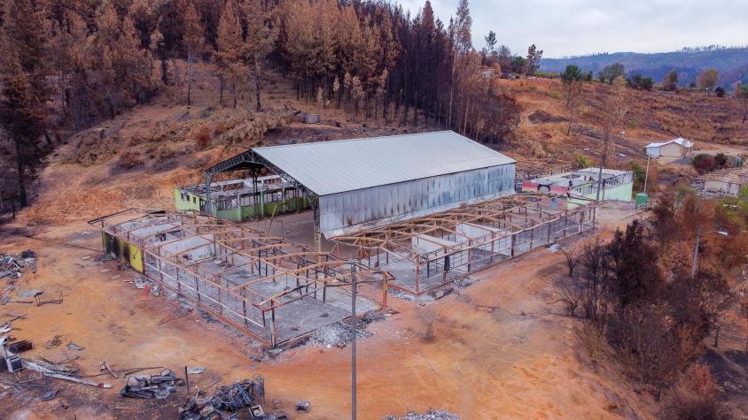 Desafío Levantemos Chile y Banco de Chile colaborarán para reconstruir escuela destruida por incendios en Santa Juana