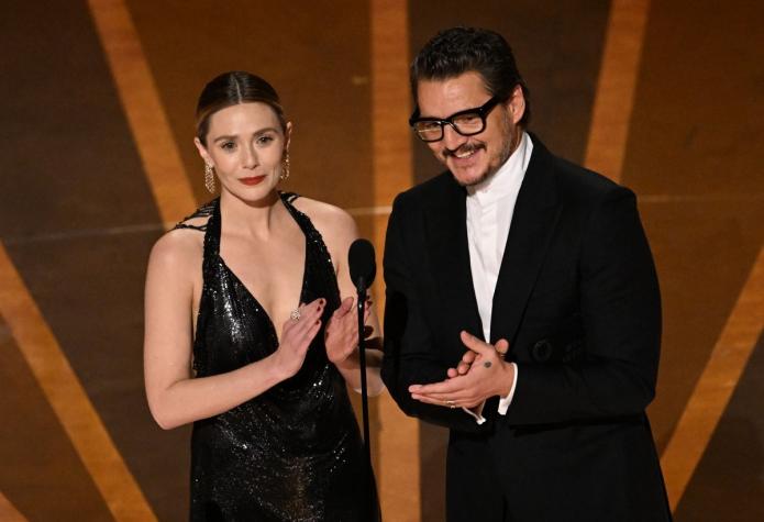 Pedro Pascal encantó a sus fanáticos como presentador en los Premios Oscar 2023 junto a Elizabeth Olsen 